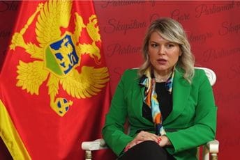 Vuksanović-Stanković: Vlada pada definitivno, uspješna je jedino u urušavanju CG identiteta Vuksanović-Stanković: Vlada pada definitivno, uspješna je jedino u urušavanju CG identiteta