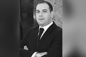 Službenika srpskog parlamenta pronašli mrtvog u stanu Službenika srpskog parlamenta pronašli mrtvog u stanu