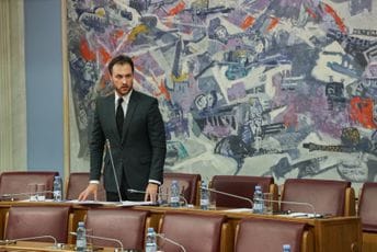 Milačić pozvao Jokovića na TV duel: Ako ne prihvatite smatraću vas političkom kukavicom Milačić pozvao Jokovića na TV duel: Ako ne prihvatite smatraću vas političkom kukavicom