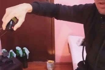 Muškarac u Baru prijeti da će aktivirati eksplozivnu napravu, obratio se predstavnicima Vlade (VIDEO) Muškarac u Baru prijeti da će aktivirati eksplozivnu napravu, obratio se predstavnicima Vlade (VIDEO)