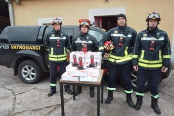 Donacija pivare „Trebjesa“: Za nikšićke vatrogasce 16 vatrogasnih lampi Donacija pivare „Trebjesa“: Za nikšićke vatrogasce 16 vatrogasnih lampi