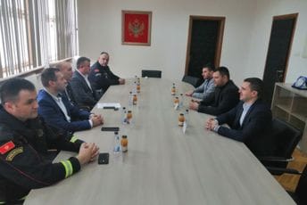 Kovačević ugostio najbolje nikšićke policajce Kovačević ugostio najbolje nikšićke policajce