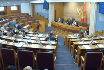 Ništa od rasprave u Skupštini, dnevni red nije usvojen