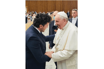 Abazović se u Vatikanu sastao sa papom; Franjom: Zbog oca Ognjanovića i ja sam Crnogorac Abazović se u Vatikanu sastao sa papom; Franjom: Zbog oca Ognjanovića i ja sam Crnogorac