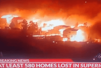 Požari u Koloradu uništili stotine kuća, evakuisano hiljade ljudi Požari u Koloradu uništili stotine kuća, evakuisano hiljade ljudi