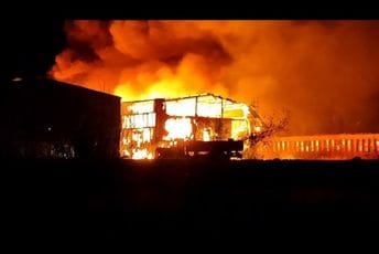 VIDEO: Veliki požar kod Radoja Dakića, vatru gasi šest ekipa