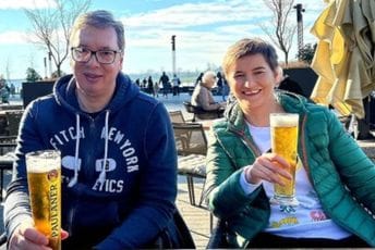 "Porodica Meta": Novi napad na Vučićeve neistomišljenike, iza svega stoji produkcijska kuća koja - ne postoji "Porodica Meta": Novi napad na Vučićeve neistomišljenike, iza svega stoji produkcijska kuća koja - ne postoji