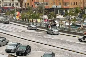 Pao snijeg u Hurgadi, rijetka pojava u ovom egipatskom gradu Pao snijeg u Hurgadi, rijetka pojava u ovom egipatskom gradu