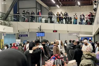 Ogromne gužve na aerodromu u Sarajevu, zbog magle otkazani skoro svi letovi Ogromne gužve na aerodromu u Sarajevu, zbog magle otkazani skoro svi letovi