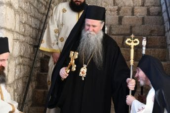 Ovo je kraj opake komunističke aždaje, ona pokazuje svoju zlobu