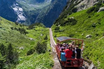 Otvorena samo pet mjeseci u godini: Da li je ovo najstrmija žičara u Evropi? Otvorena samo pet mjeseci u godini: Da li je ovo najstrmija žičara u Evropi?