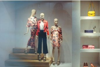 Talibani u Avganistanu naredili da se lutkama u izlozima uklone glave Talibani u Avganistanu naredili da se lutkama u izlozima uklone glave