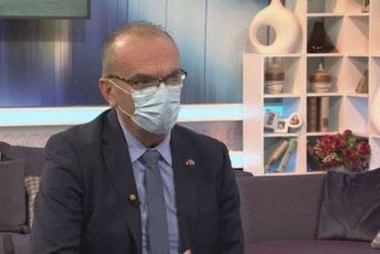 Kavarić: U junuaru do 50.000 zaraženih, i Bog se prekrstio kad je vidio šta radimo