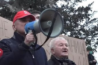 Šta je sve danas govorio Đokovićev otac: Nole je srce Srbije, naš Hrist, uz njega je čitava Afrika Šta je sve danas govorio Đokovićev otac: Nole je srce Srbije, naš Hrist, uz njega je čitava Afrika