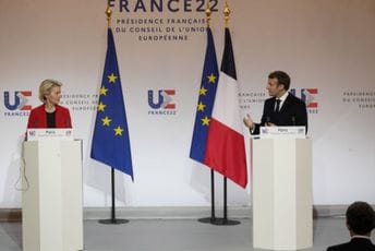 Fon der Lajen i Makron o Kazahstanu: Okončati nasilje Fon der Lajen i Makron o Kazahstanu: Okončati nasilje