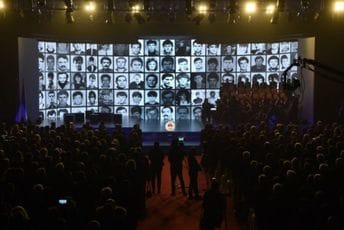 I Joanikije na skupu povodom neustavnog Dana RS, govorila Brnabić, Dodik opet o nezavisnosti... I Joanikije na skupu povodom neustavnog Dana RS, govorila Brnabić, Dodik opet o nezavisnosti...