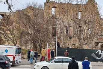 Mostar: Srušio se zid na prolaznika Mostar: Srušio se zid na prolaznika