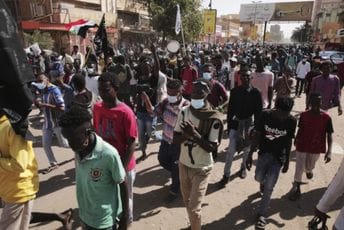 Hiljade ljudi na demonstracijama protiv vojnog režima u Sudanu Hiljade ljudi na demonstracijama protiv vojnog režima u Sudanu