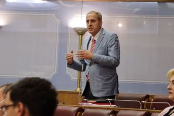 Popović: Stekli su se politički uslovi za izglasavanje nepovjerenja Vladi i smjenu predsjednika Skupštine Popović: Stekli su se politički uslovi za izglasavanje nepovjerenja Vladi i smjenu predsjednika Skupštine