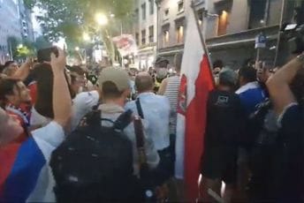 Sukobi u Melburnu, policija koristila suzavac, ima i povrijeđenih Sukobi u Melburnu, policija koristila suzavac, ima i povrijeđenih