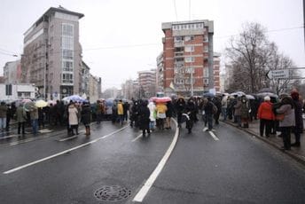 Sarajevo: Šmit demonstrante zvao na sastanak, oni odbili i poručili mu "zaradi platu" Sarajevo: Šmit demonstrante zvao na sastanak, oni odbili i poručili mu "zaradi platu"