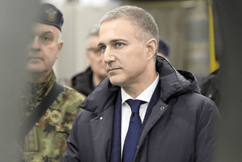 Stefanović: Šešelj ne može bez laži, ali nijednu mu neću prećutati Stefanović: Šešelj ne može bez laži, ali nijednu mu neću prećutati