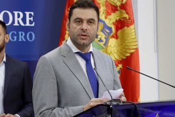 Vujović: Zna se na kom je putu onaj kome smeta FCJK, a gura Mandića i Kneževića u Vladu