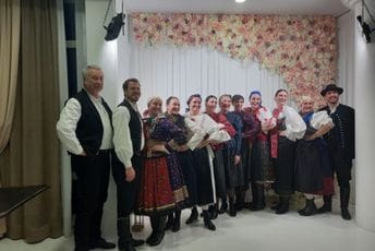 Predstavnici Amaterskog pozorišta Hrvatskog nacionalnog vijeća učesnici Zimske škole folklora Predstavnici Amaterskog pozorišta Hrvatskog nacionalnog vijeća učesnici Zimske škole folklora