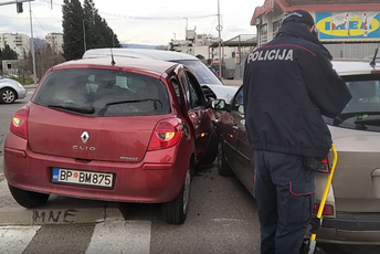 Udes u ulici 4. jula u Podgorici Udes u ulici 4. jula u Podgorici