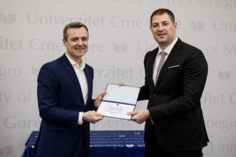 Profesoru Pravnog fakulteta Vladimiru Savkoviću priznanje UCG-a Profesoru Pravnog fakulteta Vladimiru Savkoviću priznanje UCG-a