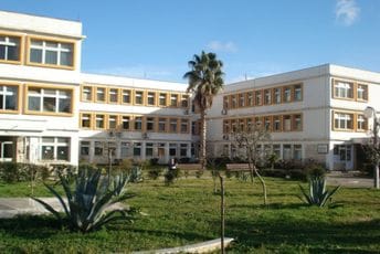 Posjeta DZ Ulcinj i uručenje donacije-skenera od strane porodice Abazović Posjeta DZ Ulcinj i uručenje donacije-skenera od strane porodice Abazović