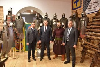 DPS Tivat: Putujte predsjedniče, dok ne brinete za Opštinu DPS Tivat: Putujte predsjedniče, dok ne brinete za Opštinu