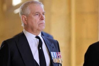 Britanski princ Endrju ostaje bez svih vojnih činova i kraljevske titule Britanski princ Endrju ostaje bez svih vojnih činova i kraljevske titule