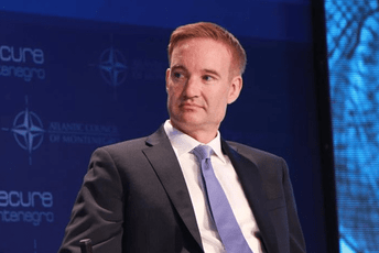 Karpenter: Ratni doboši se čuju glasno, Zapad da se pripremi za eventualnu eskalaciju napetosti sa Moskvom Karpenter: Ratni doboši se čuju glasno, Zapad da se pripremi za eventualnu eskalaciju napetosti sa Moskvom