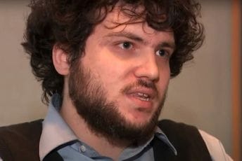 Amerikanac lažirao vlastitu smrt, pronađen je na kovid odjeljenju u škotskoj bolnici Amerikanac lažirao vlastitu smrt, pronađen je na kovid odjeljenju u škotskoj bolnici