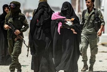 Crnogorski državljani na ratištu u Siriji u međuvremenu su tamo dobili petoro djece Crnogorski državljani na ratištu u Siriji u međuvremenu su tamo dobili petoro djece