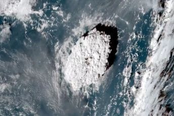 Pogledajte kako je izgledala jutrošnja podvodna erupcija vulkana (VIDEO) Pogledajte kako je izgledala jutrošnja podvodna erupcija vulkana (VIDEO)