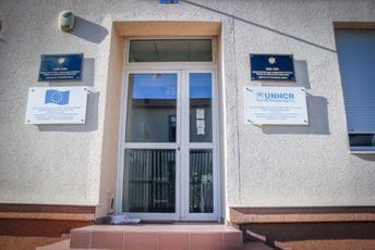 Lezbijski par iz Rusije u Spužu izložen teškom psihičkom, nerijetko i fizičkom nasilju Lezbijski par iz Rusije u Spužu izložen teškom psihičkom, nerijetko i fizičkom nasilju