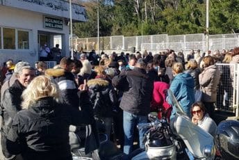 Brojni građani na protestu u Meljinama, Vladi dali rok od sedam dana Brojni građani na protestu u Meljinama, Vladi dali rok od sedam dana