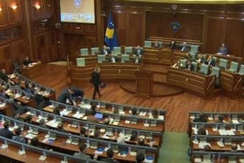 Skupština Kosova usvojila rezoluciju koja zabranjuje referendum Srbije Skupština Kosova usvojila rezoluciju koja zabranjuje referendum Srbije