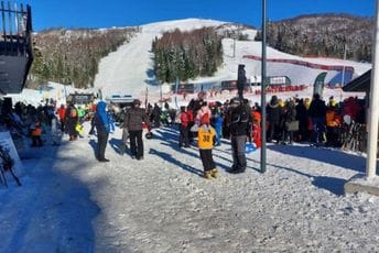 Đe je snijega, tu je i turista Đe je snijega, tu je i turista