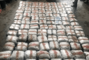 Uhapšeno sedam osoba u Beogradu, sumnja se da su krijumčarili marihuanu iz Crne Gore Uhapšeno sedam osoba u Beogradu, sumnja se da su krijumčarili marihuanu iz Crne Gore