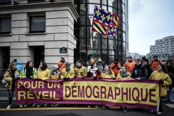 Demonstracije u Parizu protiv produženja zakonskog roka za abortus Demonstracije u Parizu protiv produženja zakonskog roka za abortus