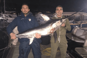 Budvani ulovili sabljarku od 34 kilograma Budvani ulovili sabljarku od 34 kilograma