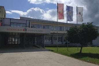 Baletska škola „Princeza Ksenija“ iselila iz Nikšićkog pozorišta Baletska škola „Princeza Ksenija“ iselila iz Nikšićkog pozorišta