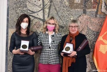 Uručena nagrada Oktoih, Bratić ni ove godine nije zvala medije Uručena nagrada Oktoih, Bratić ni ove godine nije zvala medije