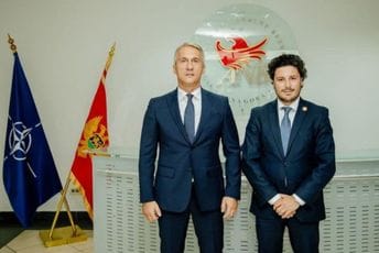 M portal: Vukšić znao za Abazovićev kriptovani "blekberi" M portal: Vukšić znao za Abazovićev kriptovani "blekberi"