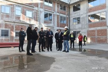 Krivokapić: Ubijeđeni smo da će sve biti urađeno na najkvalitetniji način, sa najsavremenijom opremom Krivokapić: Ubijeđeni smo da će sve biti urađeno na najkvalitetniji način, sa najsavremenijom opremom