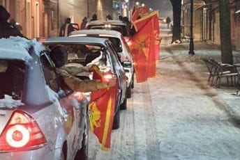 (VIDEO) Slavlje na ulicama Cetinja nakon trijumfa rukometaša (VIDEO) Slavlje na ulicama Cetinja nakon trijumfa rukometaša