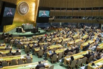 UN usvojile rezoluciju kojom se osuđuje poricanje Holokausta UN usvojile rezoluciju kojom se osuđuje poricanje Holokausta